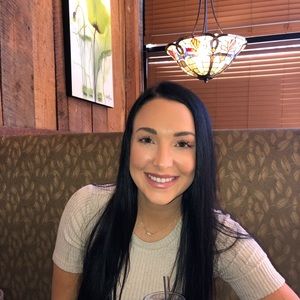 Meet your Posher, Kayla